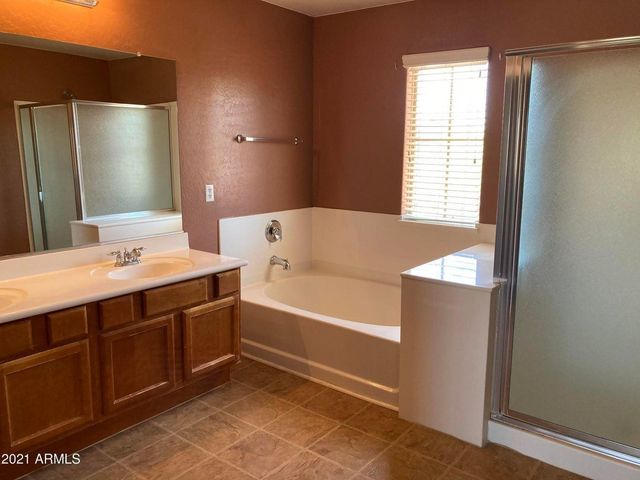 4957 S Stonecreek Boulevard, Gilbert, AZ 85298