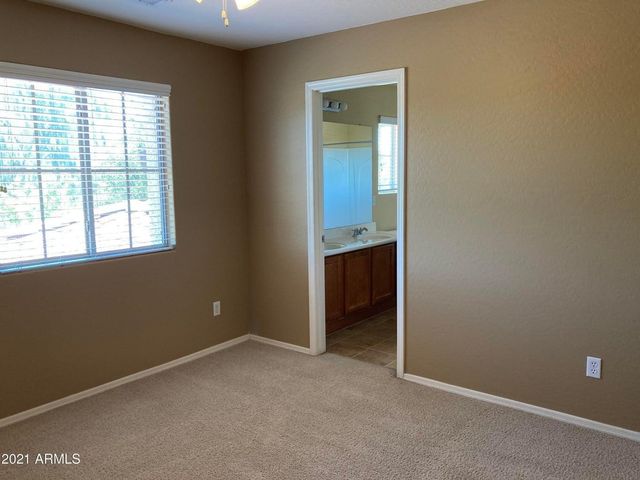 4957 S Stonecreek Boulevard, Gilbert, AZ 85298