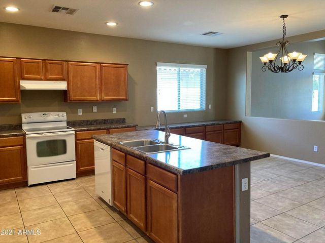 4957 S Stonecreek Boulevard, Gilbert, AZ 85298