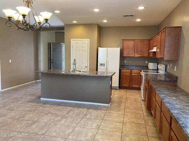 4957 S Stonecreek Boulevard, Gilbert, AZ 85298