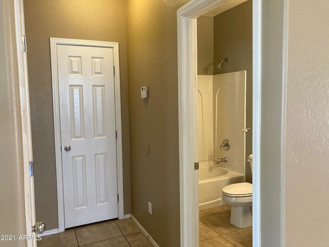 4957 S Stonecreek Boulevard, Gilbert, AZ 85298