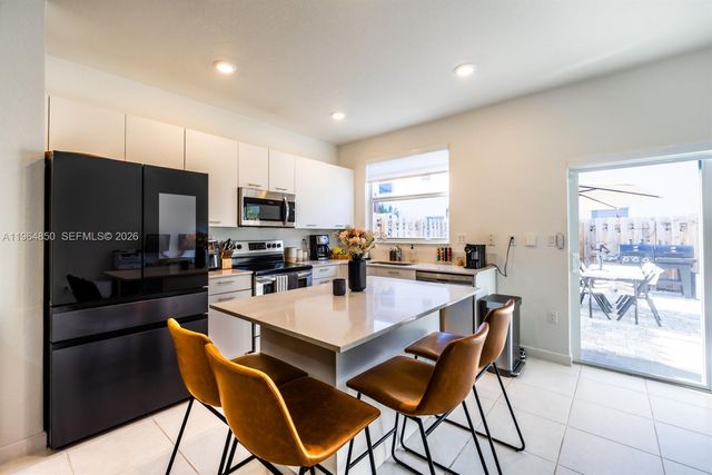 12208 NW 23rd Ct, Miami, FL 33167