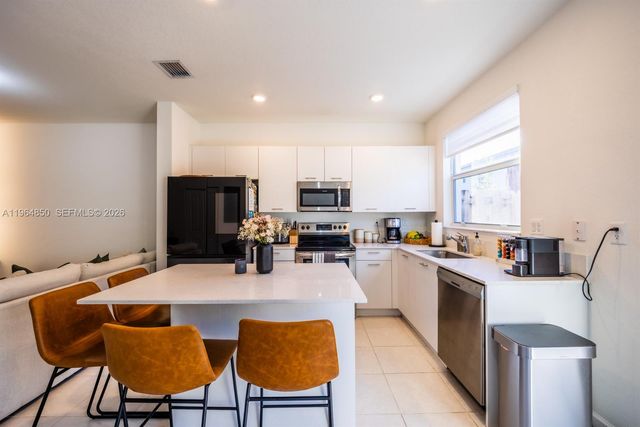 12208 NW 23rd Ct, Miami, FL 33167