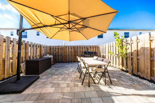 12208 NW 23rd Ct, Miami, FL 33167