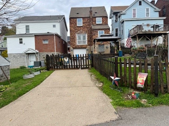 1202 Berkshire Ave, Brookline, PA 15226