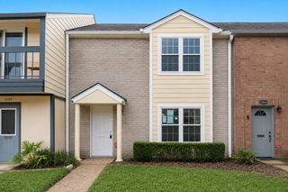 10318 Briar Forest Drive 28/4, Houston, TX 77042