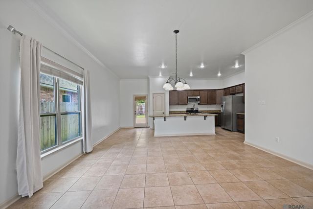 37214 Corvette Dr, Prairieville, LA 70769