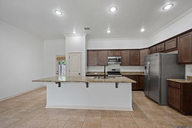 37214 Corvette Dr, Prairieville, LA 70769