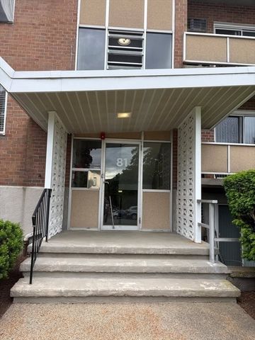 81 Lionel Ave C, Waltham, MA 02452
