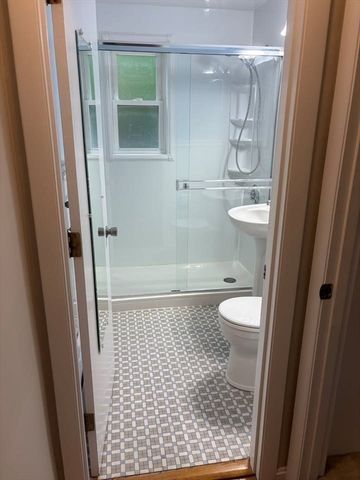 81 Lionel Ave C, Waltham, MA 02452