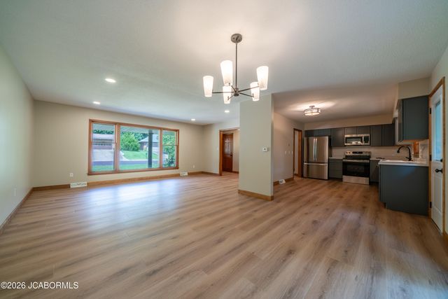 3002 BRAY AVENUE, Columbia, MO 65203