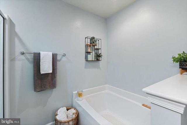 519 ENGLISH OAK LN, Prince Frederick, MD 20678