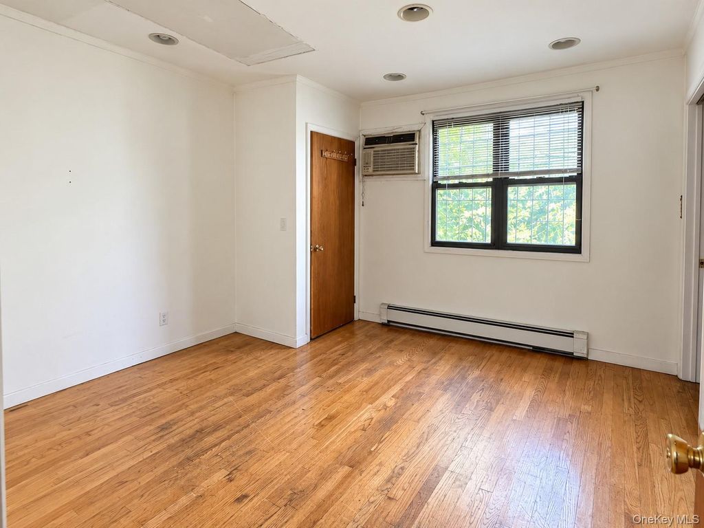 136-25 Cherry Avenue, Flushing, NY 11355 — photo 4