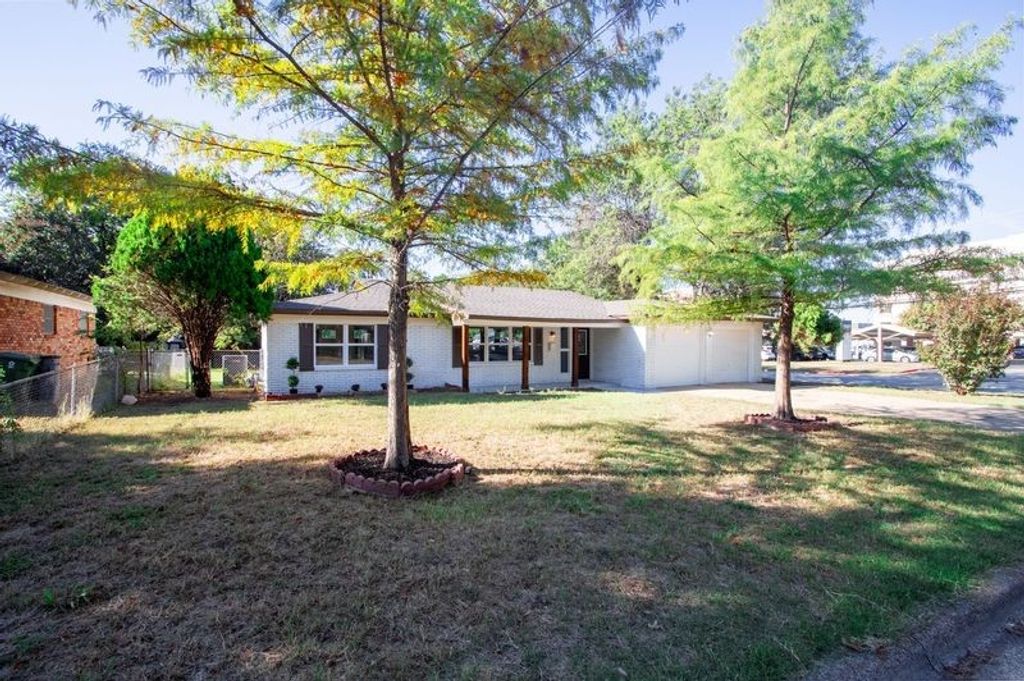 7800 Arnold Terrace, North Richland Hills, TX 76180