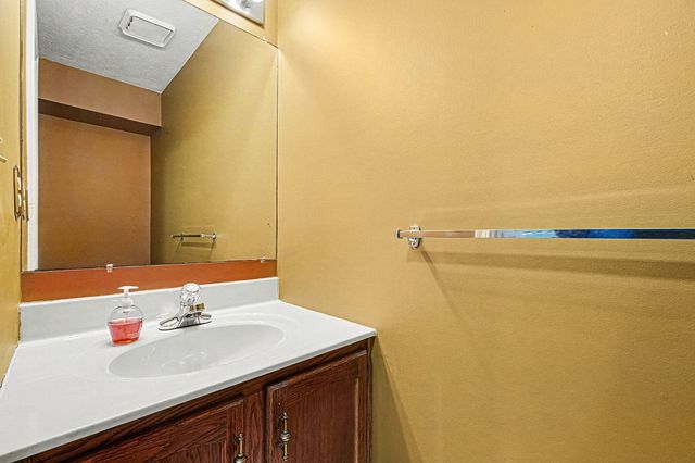 7055 Sweetwater Drive, Florence, KY 41042