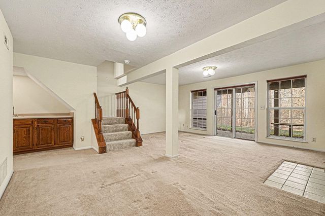 7055 Sweetwater Drive, Florence, KY 41042