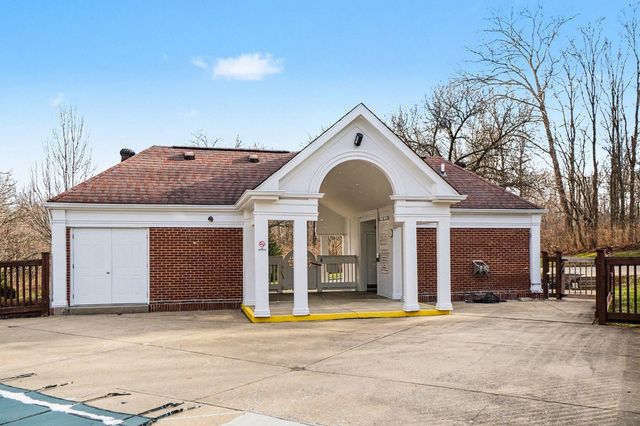 7055 Sweetwater Drive, Florence, KY 41042