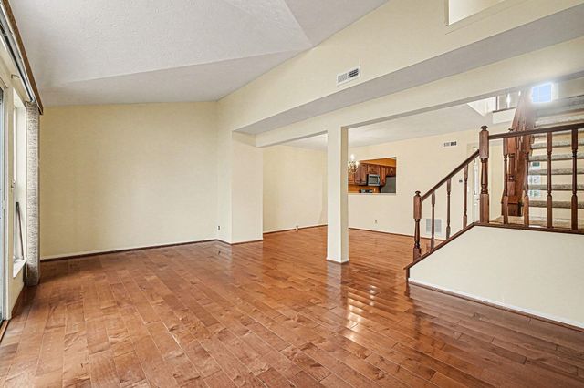 7055 Sweetwater Drive, Florence, KY 41042