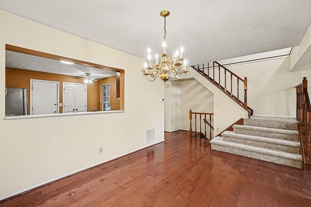 7055 Sweetwater Drive, Florence, KY 41042