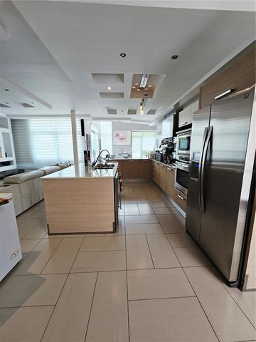 686 BURGOS, Caguas, PR 00725