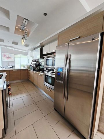 686 BURGOS, Caguas, PR 00725