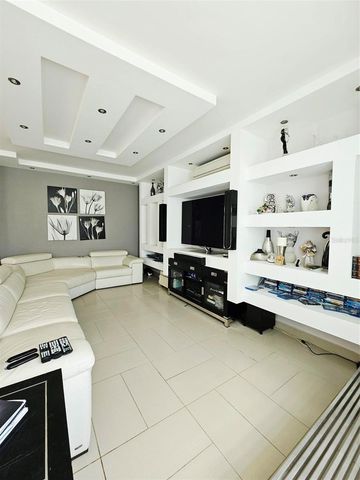 686 BURGOS, Caguas, PR 00725