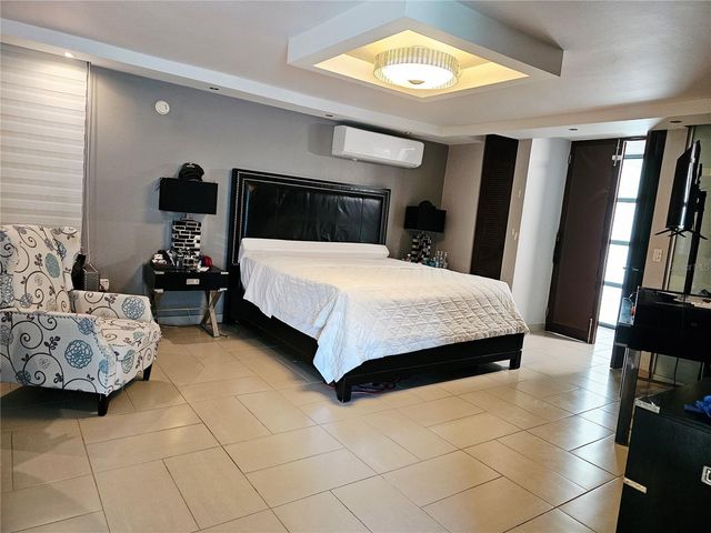 686 BURGOS, Caguas, PR 00725