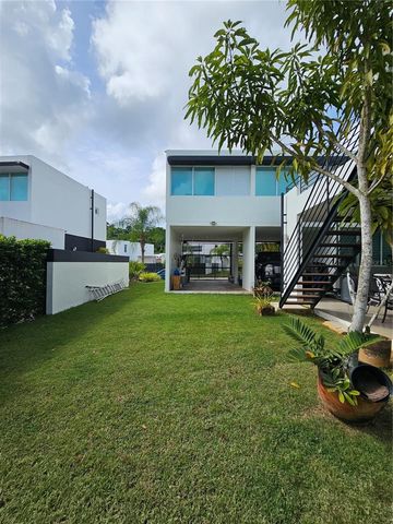 686 BURGOS, Caguas, PR 00725