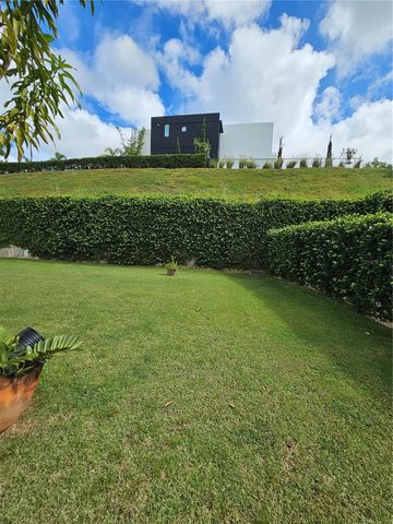 686 BURGOS, Caguas, PR 00725