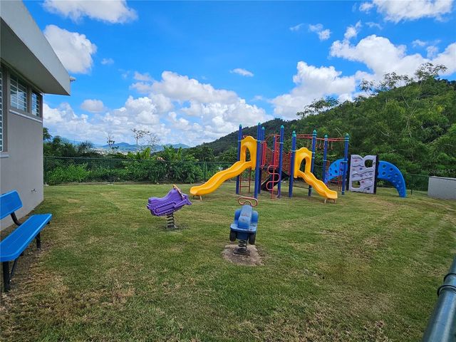 686 BURGOS, Caguas, PR 00725