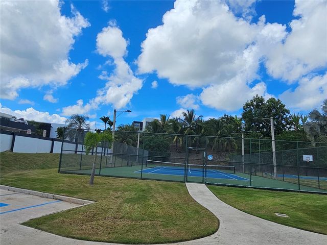 686 BURGOS, Caguas, PR 00725