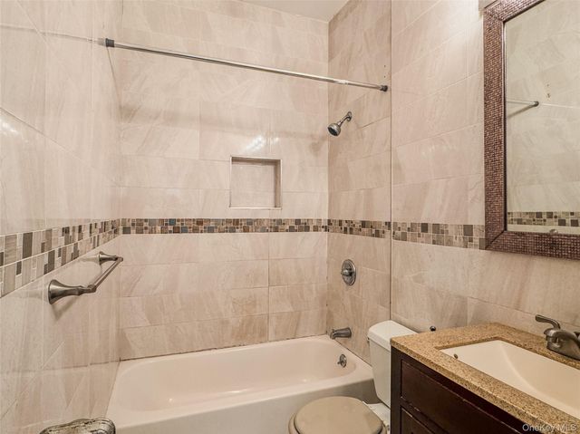 209-211 Main Street 2N, Farmingdale, NY 11735