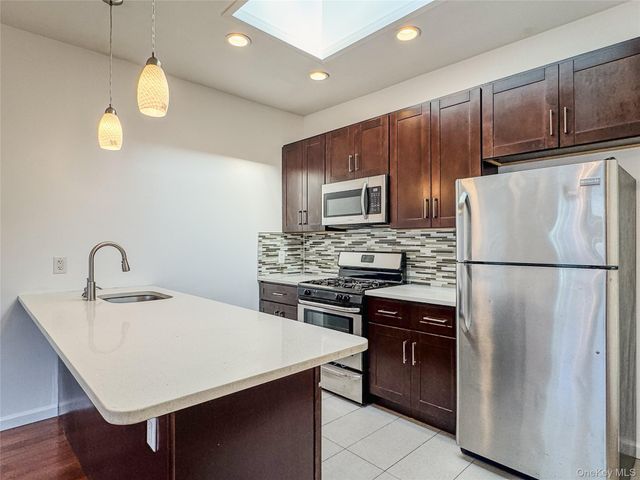 209-211 Main Street 2N, Farmingdale, NY 11735