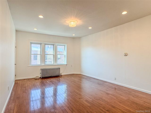 209-211 Main Street 2N, Farmingdale, NY 11735