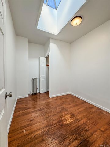 209-211 Main Street 2N, Farmingdale, NY 11735