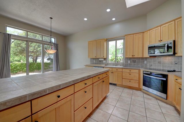 6309 Greyleaf Trail NE, Albuquerque, NM 87111