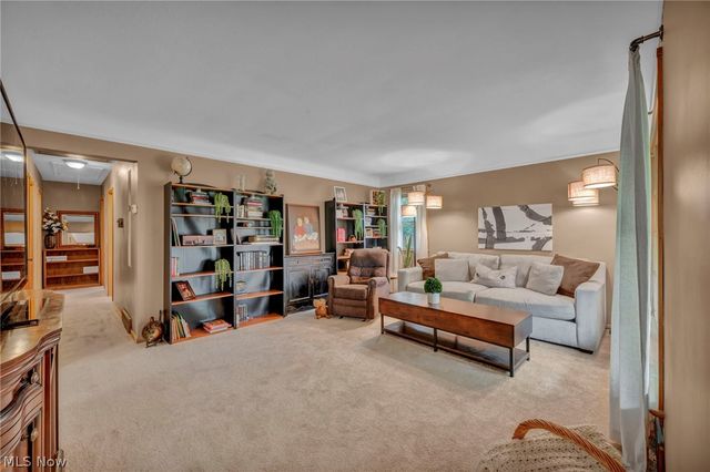 11362 Blossom Avenue, Parma Heights, OH 44130