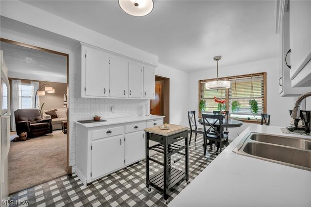 11362 Blossom Avenue, Parma Heights, OH 44130