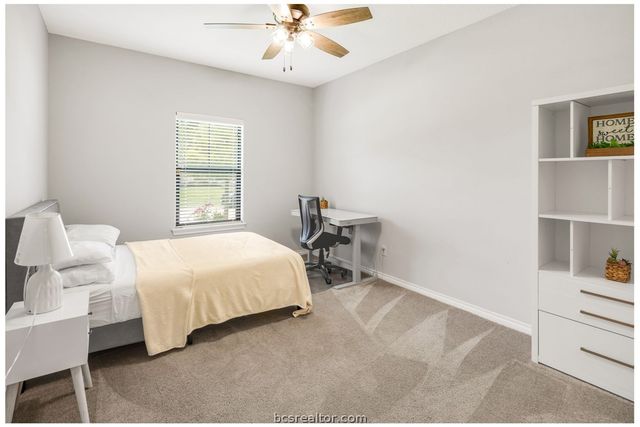 3824 Blackhawk Lane, College Station, TX 77845