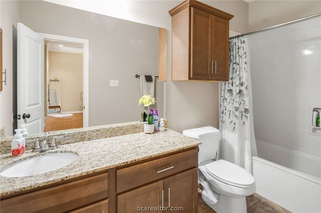 3824 Blackhawk Lane, College Station, TX 77845