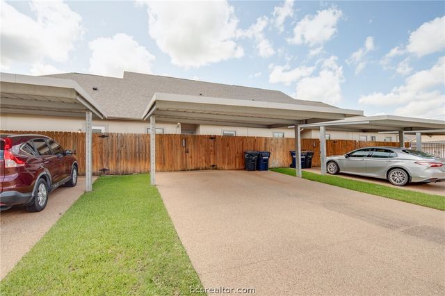 3824 Blackhawk Lane, College Station, TX 77845
