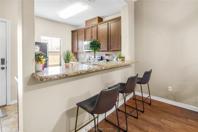 3824 Blackhawk Lane, College Station, TX 77845
