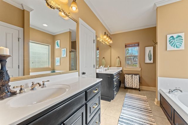 6569 Lakeridge Dr, Zachary, LA 70791