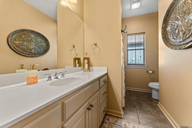 6569 Lakeridge Dr, Zachary, LA 70791