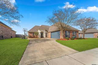 6569 Lakeridge Dr, Zachary, LA 70791