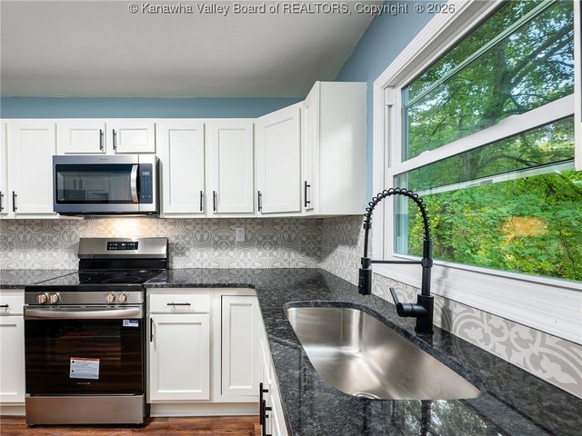 80 Prescott Drive, Charleston, WV 25314