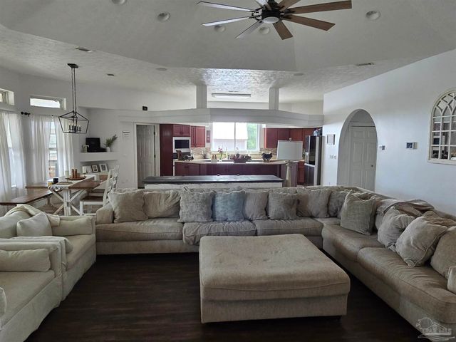 5908 Hurst Hammock Rd, Pensacola, FL 32526