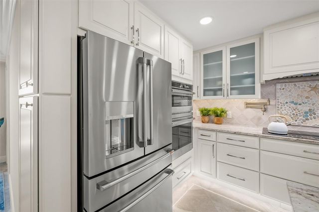 5880 MIDNIGHT PASS ROAD 910, Sarasota, FL 34242