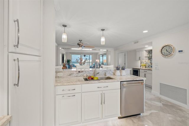 5880 MIDNIGHT PASS ROAD 910, Sarasota, FL 34242