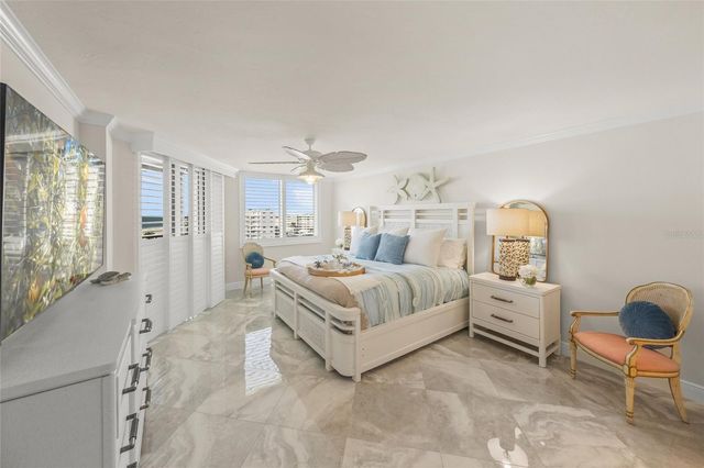 5880 MIDNIGHT PASS ROAD 910, Sarasota, FL 34242